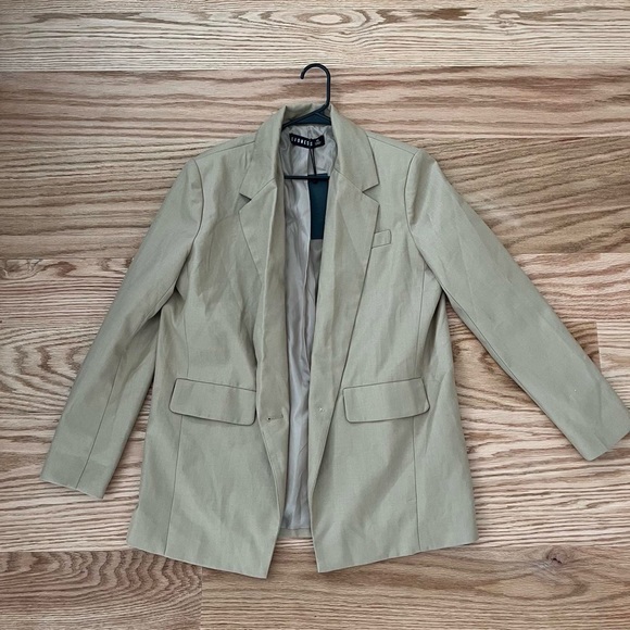5/$25 Lioness tan blazer - Picture 1 of 6